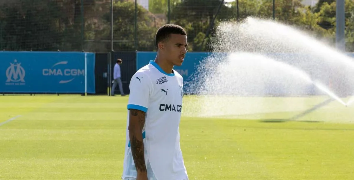 s15赛程-包含冲刺阶段法甲传出新动向，曼联远射贴柱，管理层表态——悬念犹存，赛程密集仍需轮换的词条